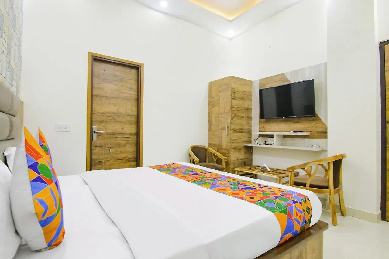 Fabexpress Rd Hotel Zirakpur 3*,